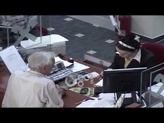 Ora News - Kreditë e këqija vijojnë të mbeten të larta