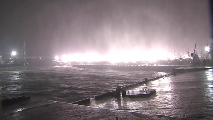 제주, 태풍 직접 영향권...침수·정전 잇따라 / YTN