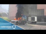 Normalistas incendian camionetas y causan destrozos en Congreso de Guerrero