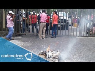 Guerrero: normalistas vandalizan instalaciones de la Secretaría de Educación