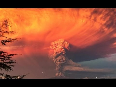 VIDEO: Alerta roja en Chile por erupción del volcán 'Calbuco'