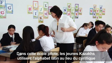 Du cyrillique le Kazakhstan fait table rase