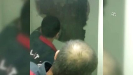 Kuşu Kurtarmak İsterken Kendisi Mahsur Kaldı