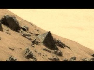 ¿Curiosity descubre una pirámide en la superficie de Marte?