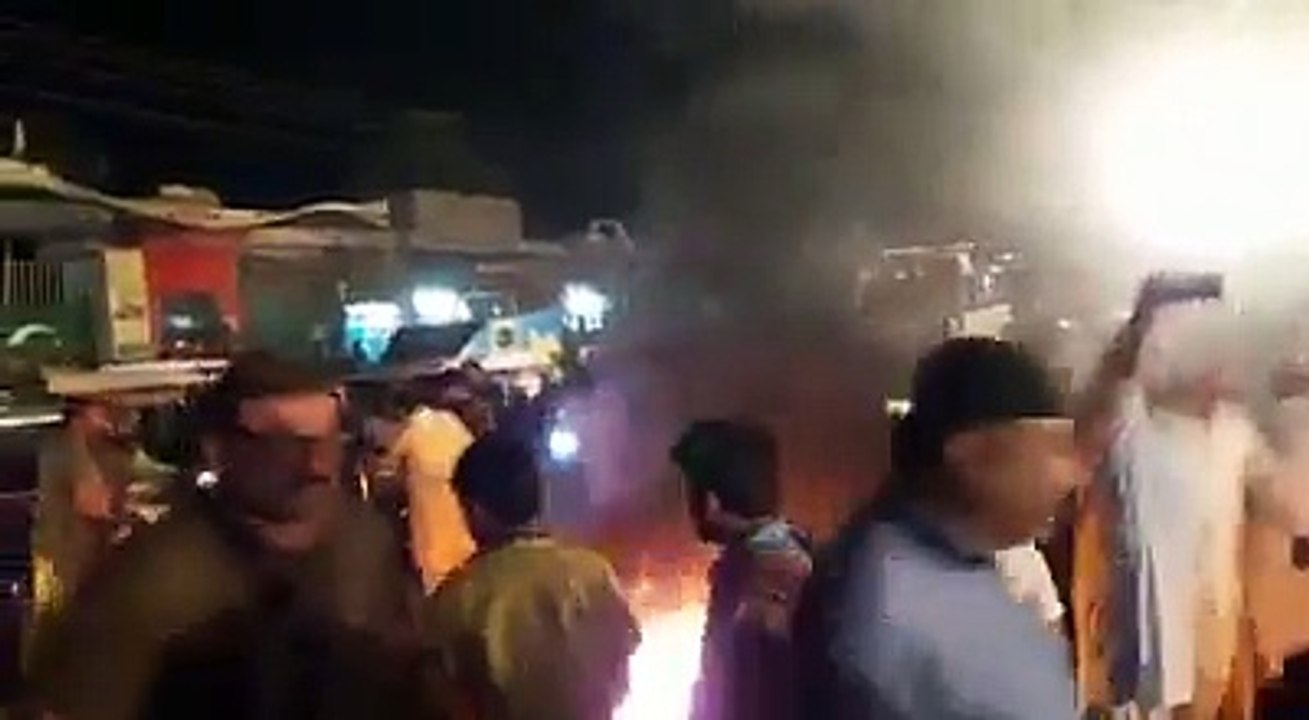 ویڈیو دیکھیں. .شہباز کی گرفتاری  کے بعد   لاہور  کی  حالت  کنٹرول سے باہر