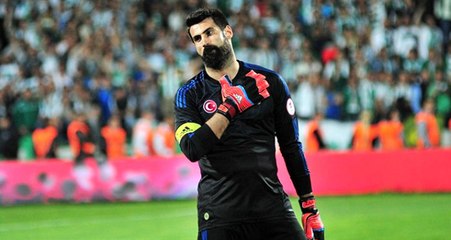 Fenerbahçe Kaptanı Volkan Demirel'e Kadro Dışı Bırakıldığı Haberi Telefonla Verildi