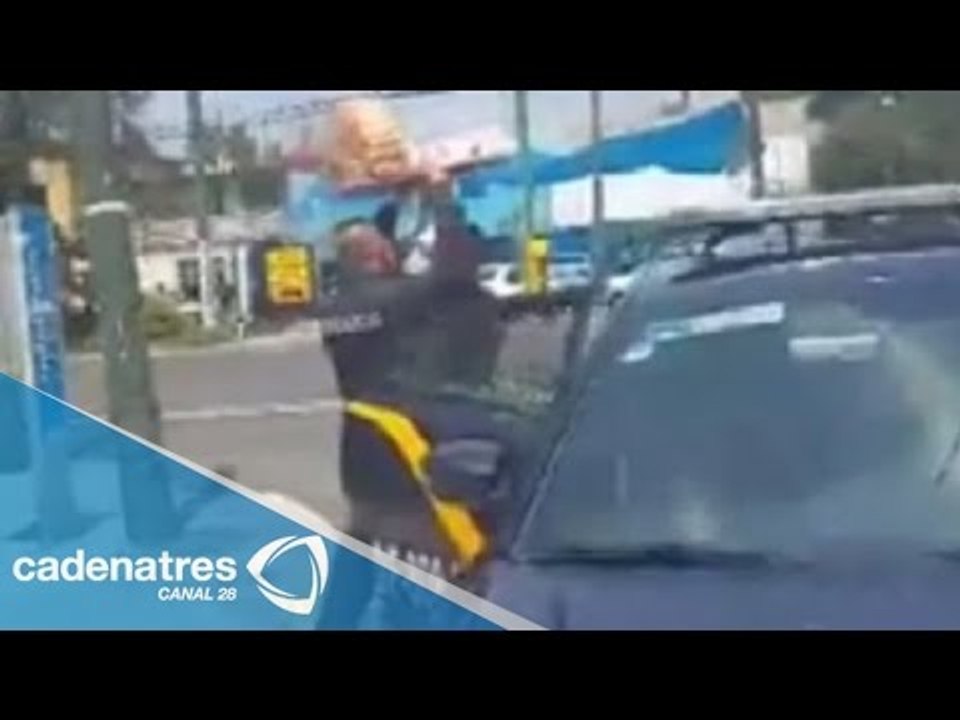 Abuso de autoridad: Policías capitalinos tiran mercancia de vendedor