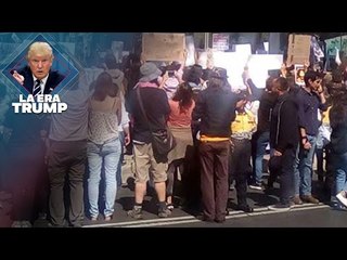 Mujeres protestan contra Trump en la embajada de EU en México