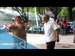 Adultos mayores celebran su día en el Bosque de Chapultepec
