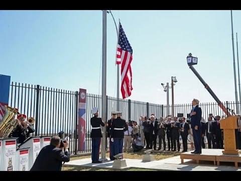 Bandera estadounidense ya ondea en embajada de EU en La Habana, Cuba