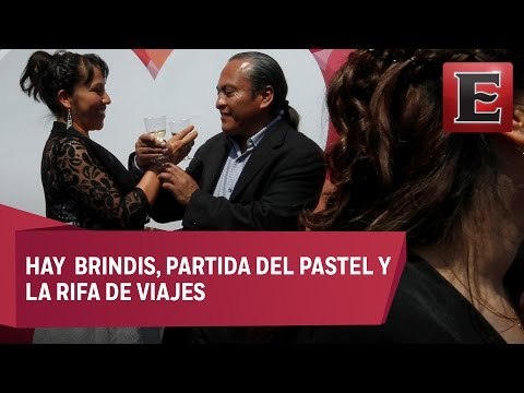 Miles de parejas se dan el “sí” en bodas colectivas en el Zócalo capitalino