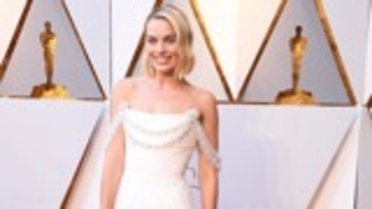 Margot Robbie Up to Star in Warner Bros.' Barbie Movie | THR News