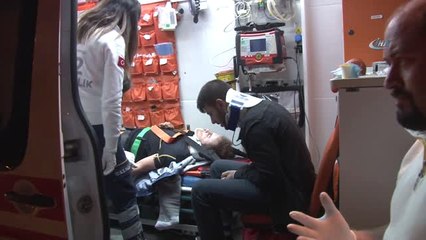 Kocaeli'de İki Otomobil Kafa Kafaya Çarpıştı: 4 Yaralı