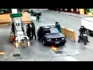 Cámaras graban asalto a gasolinera en Oaxaca
