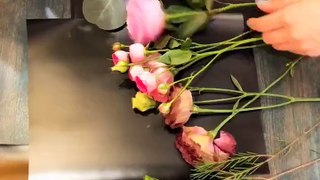 Learn how to wrap a perfect flower bouquet for your lover with Feedy Life Hacks