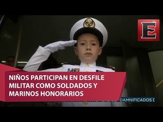 Niños y niñas desfilaron como “Soldados honorarios”