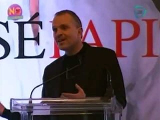 Miguel Bosé hace declaraciones sobre la sentencia de Isabel Pantoja y la muerte de Jenni Rivera