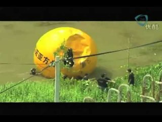 La Sobremesa. Un hombre en China inventó una esfera para sobrevivir al apocalipsis