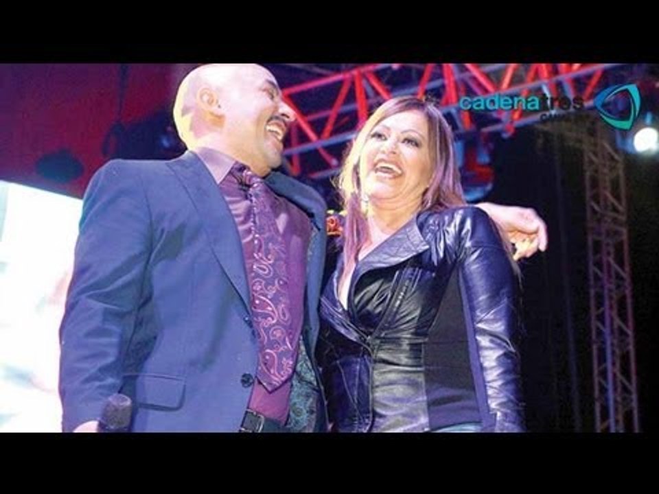 Lupillo Rivera no supera la muerte de Jenni Rivera y quiere comprar el terreno del accidente