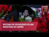 Capitalinos acuden al Panteón Jardín para recordar a Pedro Infante