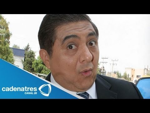 ¿Carlos Bonavides se vuelve sacerdote? / Carlos Bonavides becomes priest?