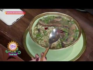 Cocina de solteros: ramen picosito de champiñones | Sale el Sol