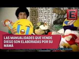 Menor vende plumas para pagar su tratamiento contra la leucemia