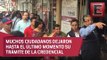 Miles de capitalinos buscan renovar credencial del INE en fecha límite