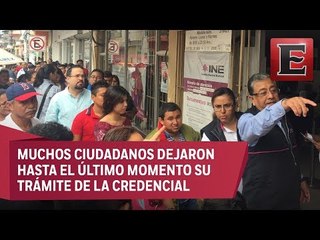 Miles de capitalinos buscan renovar credencial del INE en fecha límite