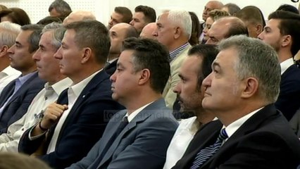 Descargar video: Basha: Pa ndarjen e politikës nga krimi, jo zgjedhje të lira - Top Channel Albania - News - Lajme