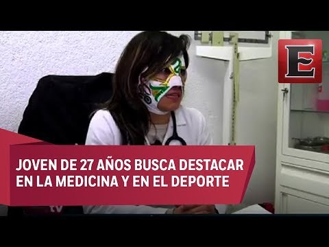 Mujer médico por las mañanas y luchadora por la tardes