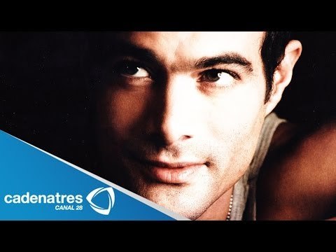 Famosos llevan a cabo las tradiciones de Días de muertos