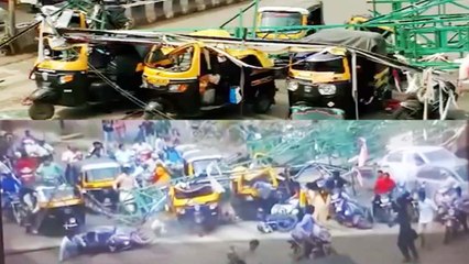 Pune में Red Light पर खड़े थे लोग,और फिर अचानक भरभराकर गिर गया Hoarding, Watch Video |वनइंडिया हिंदी
