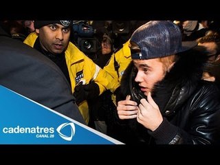 Justin Bieber se entrega por golpear a su chofer / Justin Bieber hitting his driver