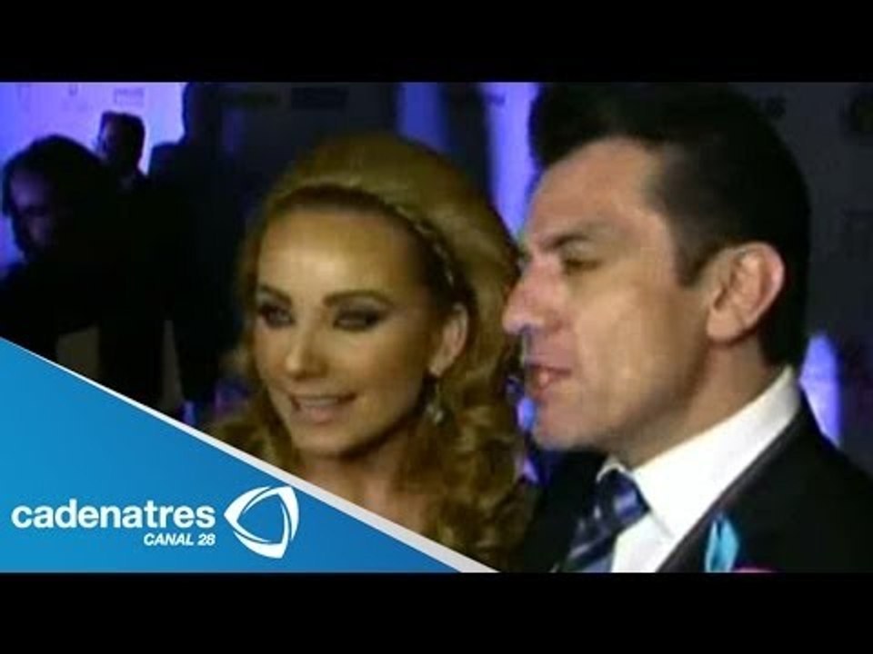 Jorge Salinas amanece con una mujer rubia / Jorge Salinas dawns with a blonde