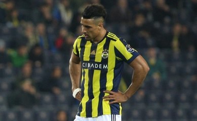 Fenerbahçe'de Kadro Dışı Bırakılan Nabil Dirar'dan İlk Açıklama Geldi: Bir Aslan Asla Ölmez