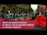 Se manifiestan con chalecos salvavidas en Francia