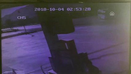 Kamyon ile İşçi Servisi Çarpıştı: 8 Yaralı