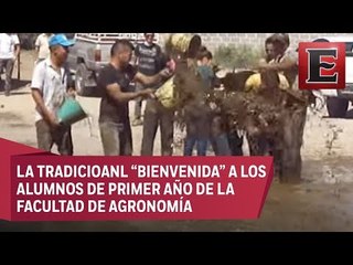 Estudiantes de nuevo ingreso en universidad de SLP reciben baño de estiércol