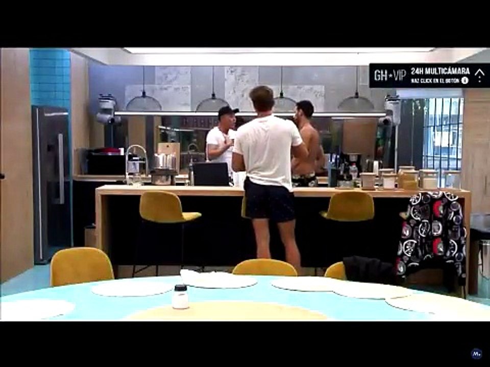 GH VIP - Ángel Garó y Asraf discuten por la comida "Te lo comes todo y no dejas nada a los demás"