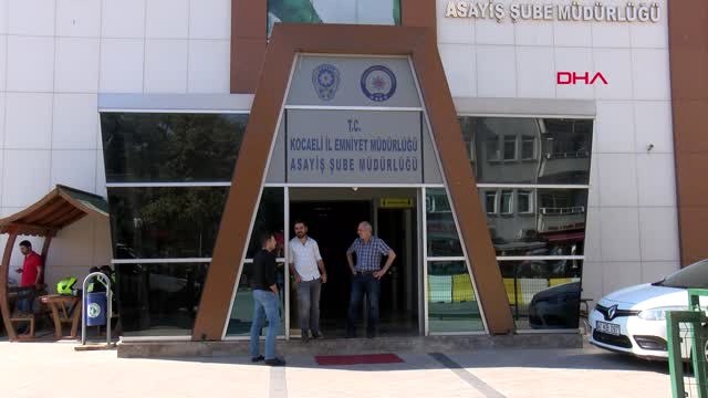 Kocaeli Polis Yeleğiyle Gasp Yapan 4 Şüpheli Adliyeye Sevk Edildi