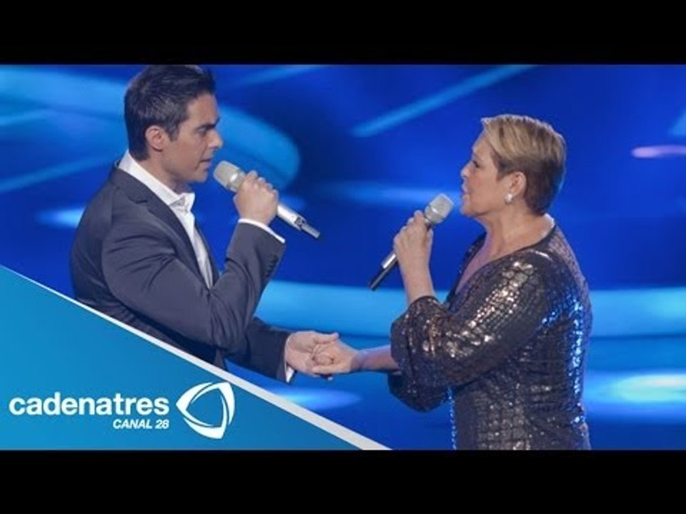 Ernesto D'alessio cela a su madre, Lupita D'alessio / Ernesto D'alessio cela his mother