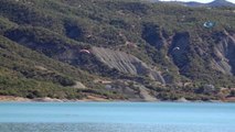 Tunceli'de Yamaç Paraşütçüleri Heyecan Yaşattı