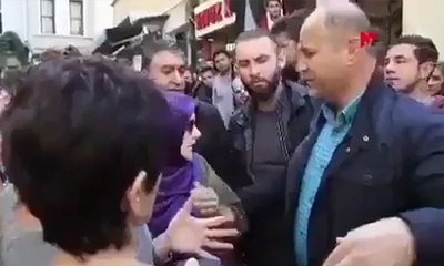 Cumartesi Anneleri eyleminde polisin HDP'li Hüda Kaya'yı ittiği anlar