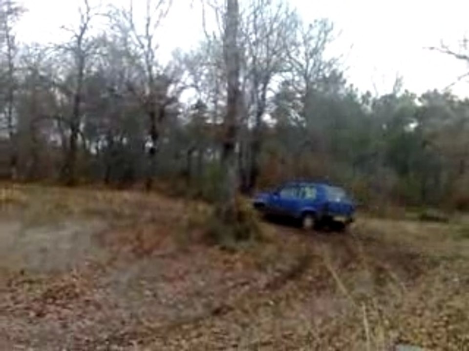 Panda au terrain de cross