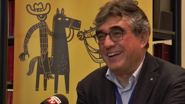 Tiranë, Oscar Larussi promovon librin “Të shkosh për vende filmike” - Intervista