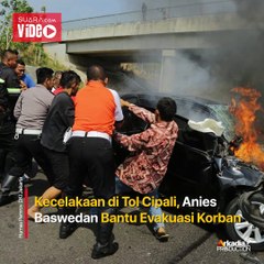 Kecelakaan di Tol Cipali, Anies Baswedan Bantu Evakuasi Korban