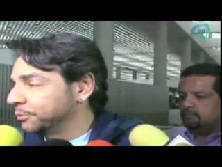 Eugenio Derbez planea libro cómico