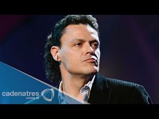 Pedro Fernández feliz con la noticia de que será abuelo