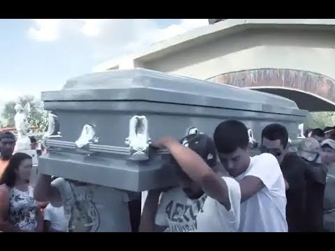 Así entierran a mexicanos que quisieron cruzar a Estados Unidos | Noticias con Ciro Gómez Leyva